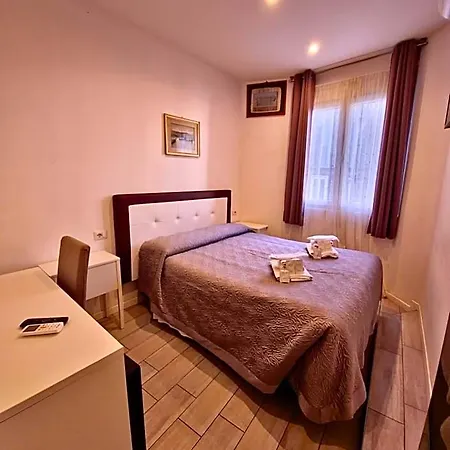Azzurra Hotel 2*